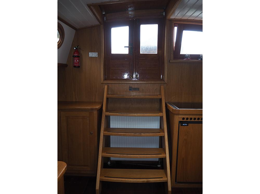 Saloon, Accommodation